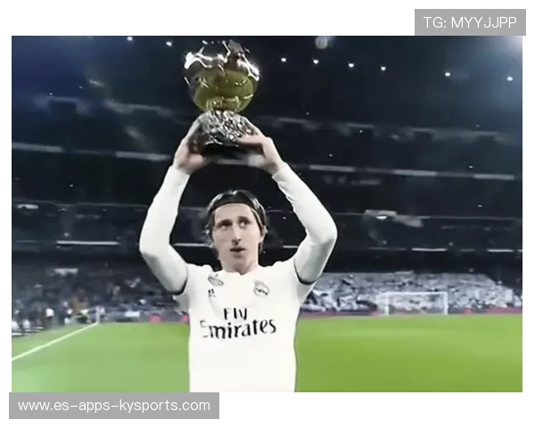 皇马莫德里奇节奏变化训练依旧优雅——足球大师的传世魅力